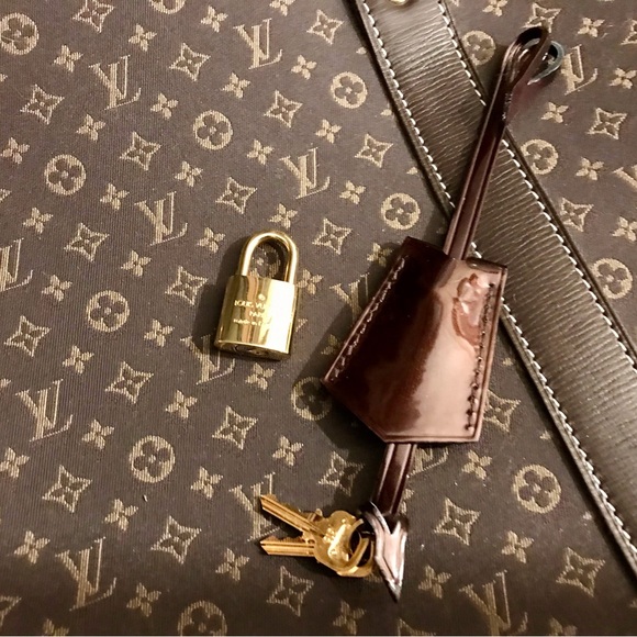 Louis Vuitton Key Clochette - Picture 2 of 13